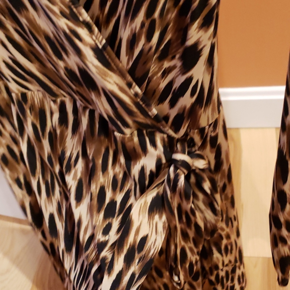 DONATED. Animal prints faux wrap short rompers - Picture 4 of 5